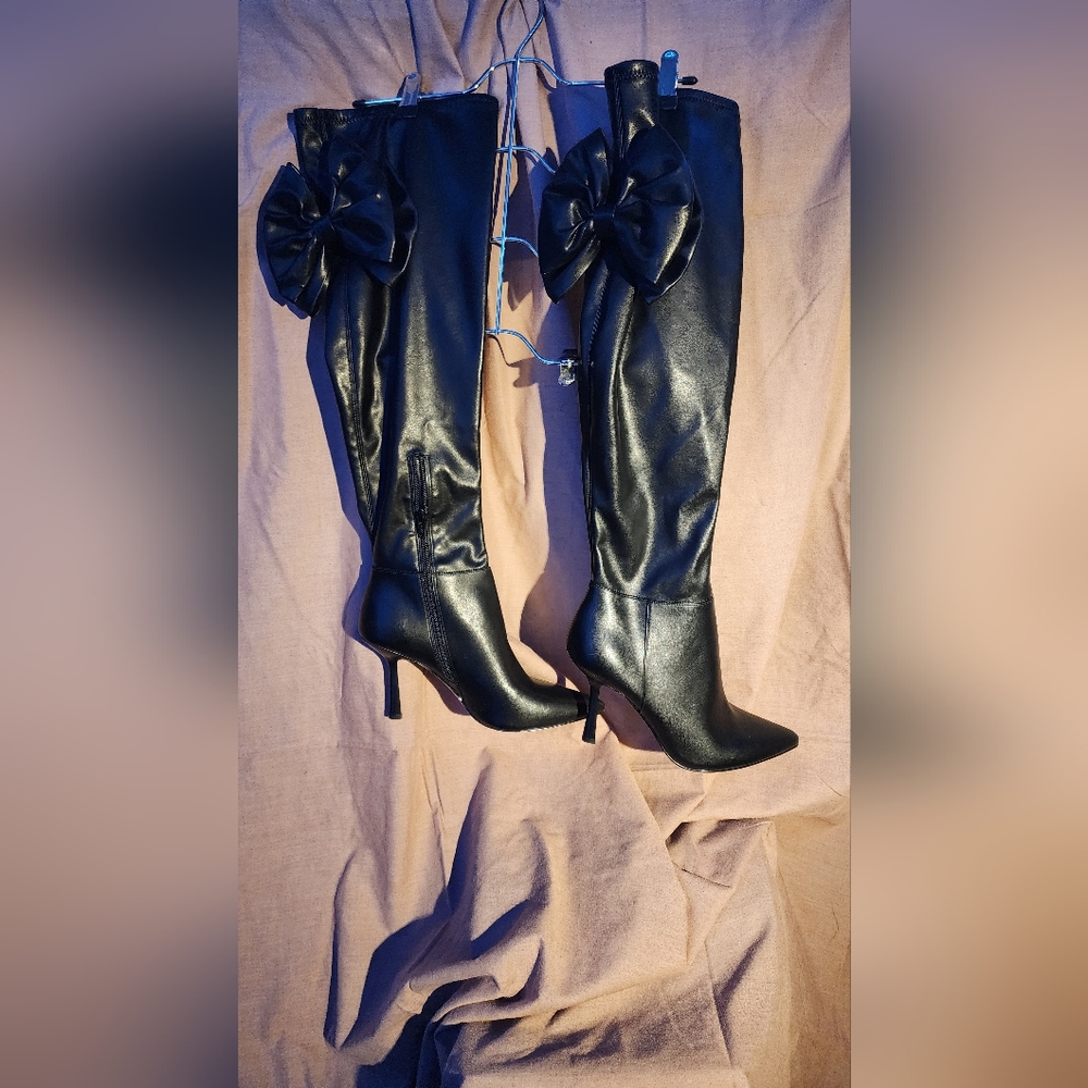 Gianni Bini Thigh high back Bow stiletto boots *NWOB*